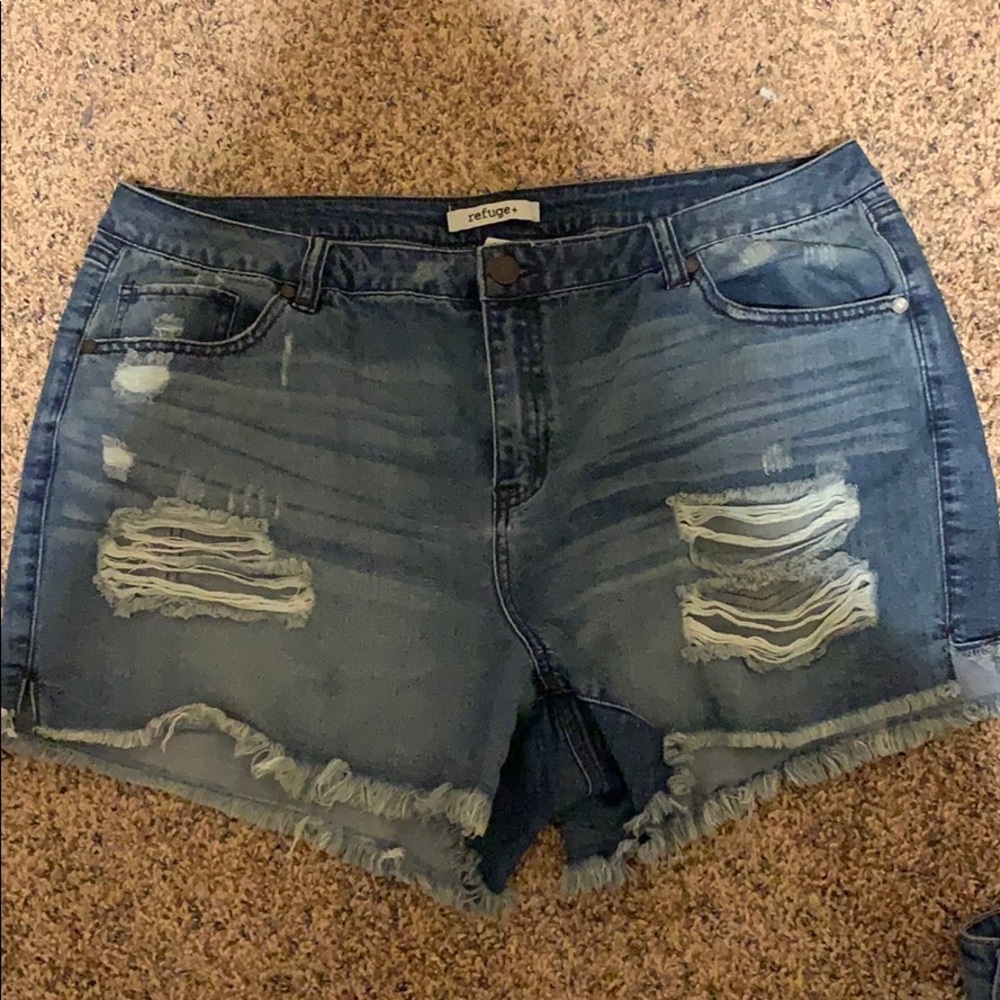 Refuge Shorts
